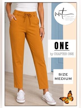 ONE by Chapter One Butterscotch Color Stretch Pull On Ankle Pants Medium NWOT